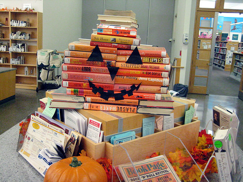 book display: pumpkin